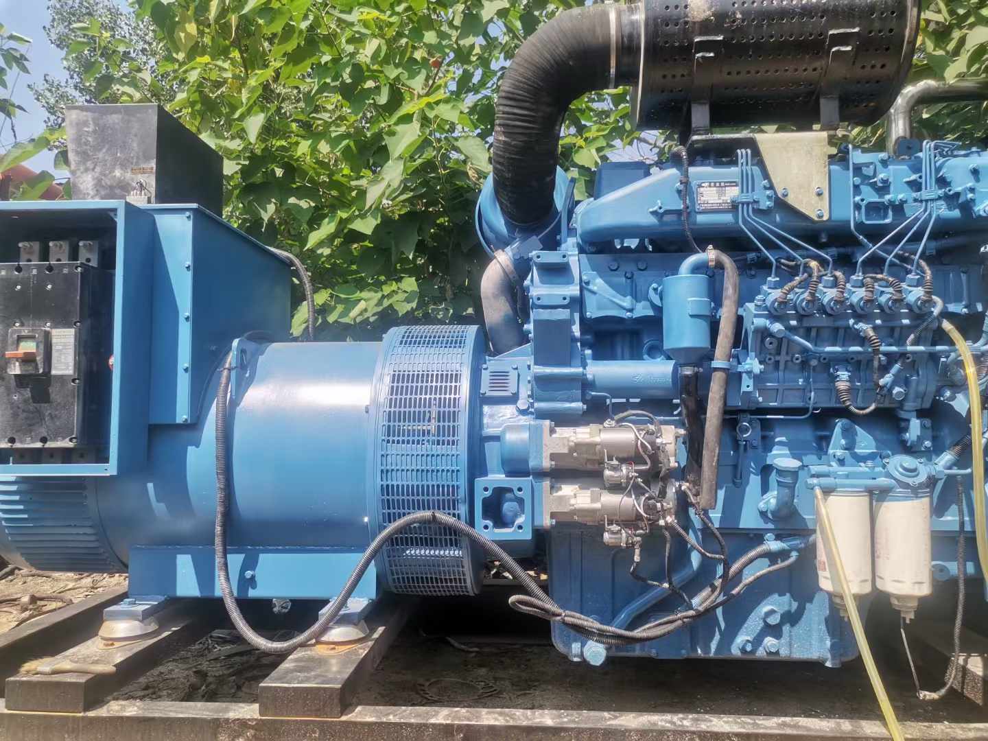 孟连详细说明降低 800kW 柴油发电机输出电流波动的方法