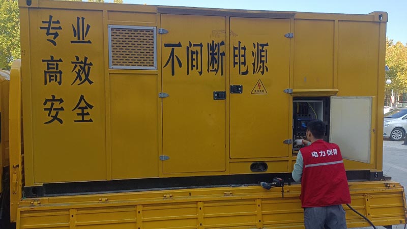 孟连柴油发电机组和UPS电源配合使用时，如何避免切换过程中的电力中断？
