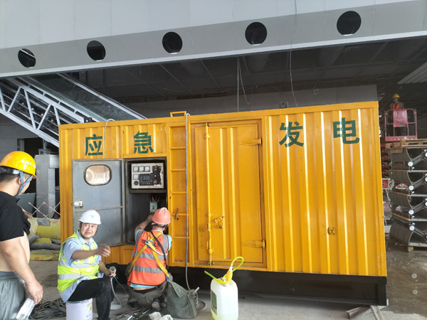 孟连怎样判断空气滤清器是否需要更换？